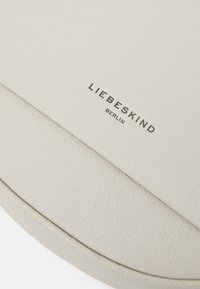 Liebeskind Berlin Bandolera - grey