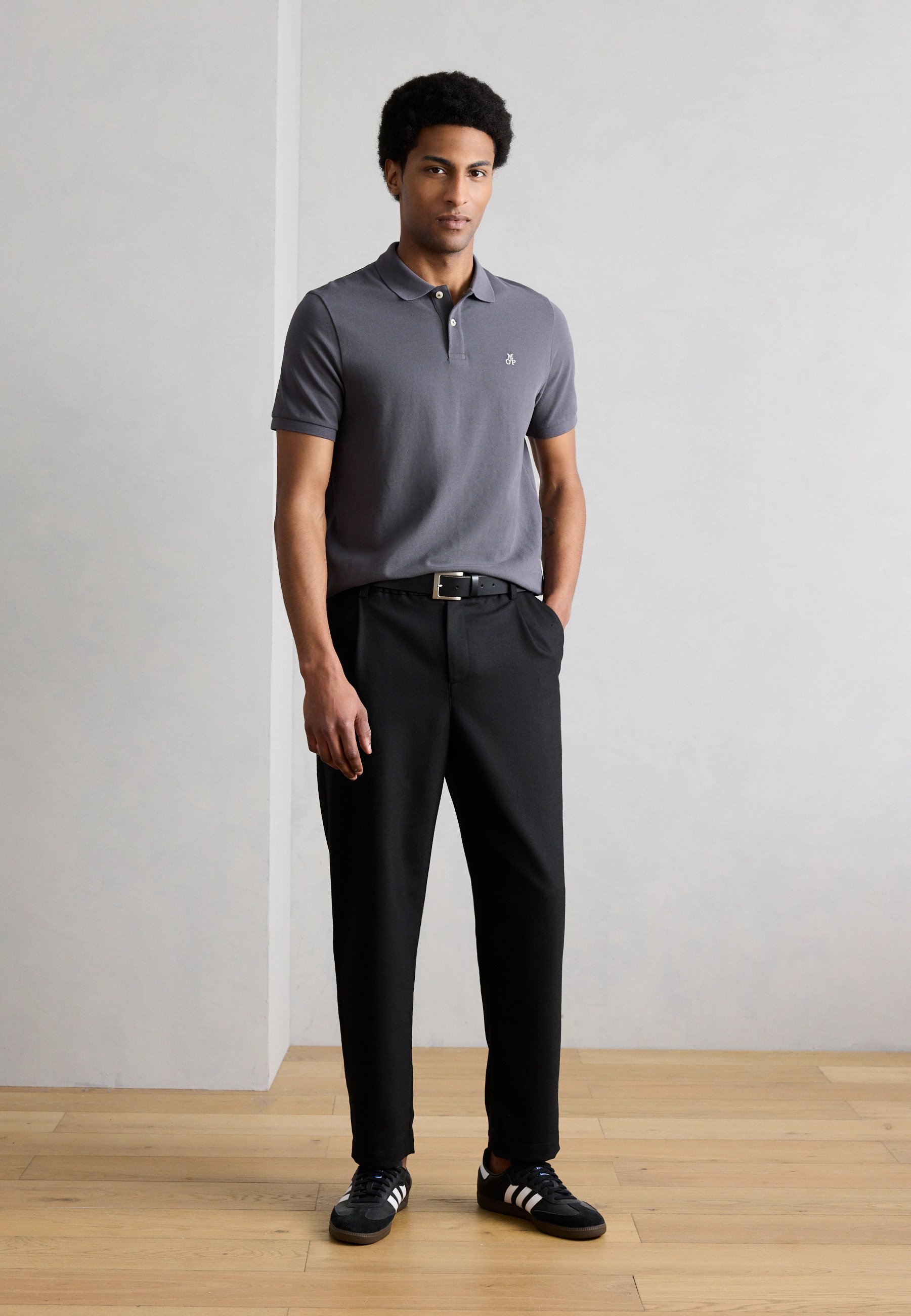 Marc O'Polo SHORT SLEEVE BUTTON PLACKET SLITS AT HEM EMBROIDERY ON
