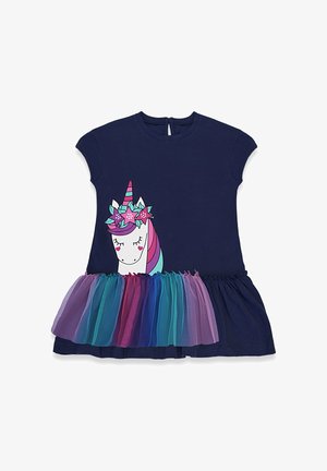 Kortærmet kjole i marineblå med en sovende enhjørning grafik og flerfarvet tylskørt i lilla, pink, blå og teal nuancer.