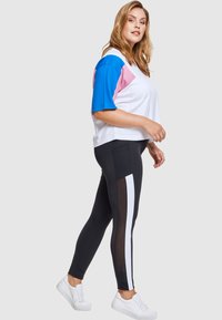 Urban Classics Legíny – nohavice - blk wht