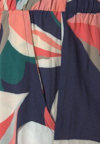 s.Oliver Auduma bikses - marine koralle bedruckt