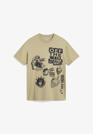 T-shirt in cotone beige con grafiche navy di mani, volti e frutta. Include il testo "OFF THE WALL" e vari design di logo. Maniche corte.