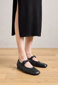 CASI MYRA - Riemchenballerina - schwarz