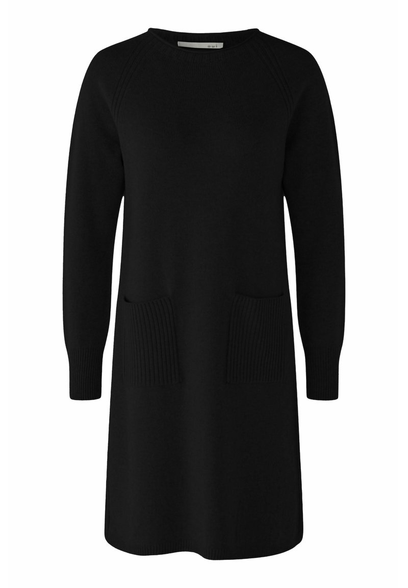 Robe tricotée noire avec un col rond, des manches longues et deux poches plaquées à côtes à l'avant. Texture lisse, coupe décontractée.