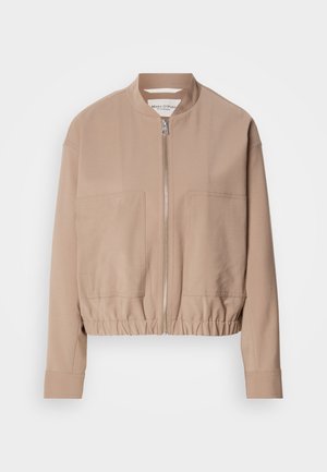Beige Bomberjacke aus leichtem Stoff, mit einem Reißverschluss, geripptem Saum und zwei vorderen Taschen. Hoher Kragen.