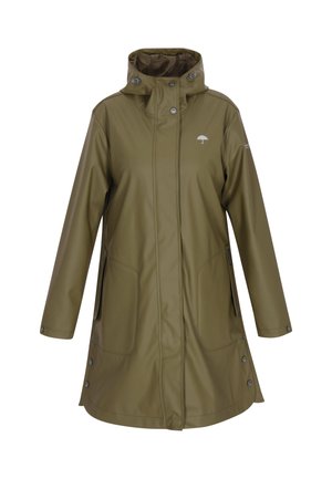 Olívovo zelený nepremokavý plášť do dažďa s vysokým golierom, cvokovými gombíkmi a dvoma bočnými vreckami; hladká textura s jemným detailom loga.