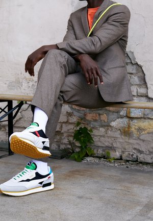 Puma, Baskets basses - white