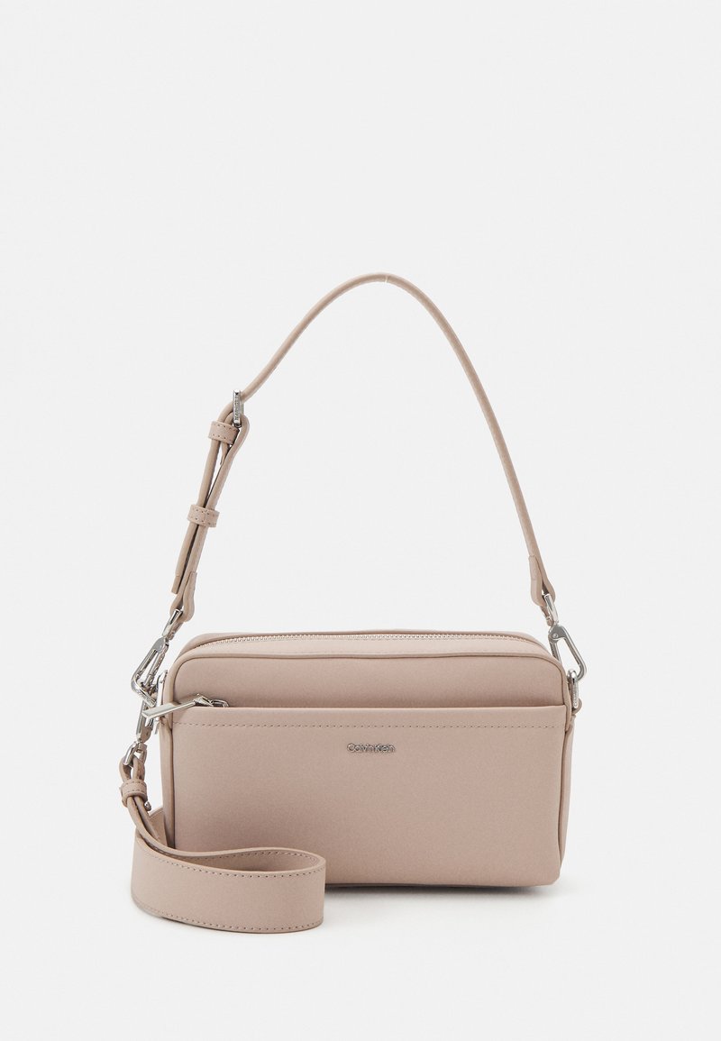 Calvin Klein - Torba na ramię