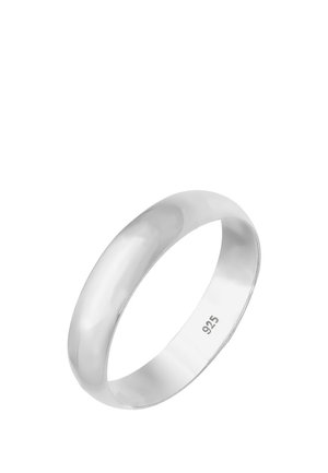 Bague bande lisse en argent avec un extérieur arrondi et estampillée à l'intérieur de "925", indiquant un matériau en argent sterling.