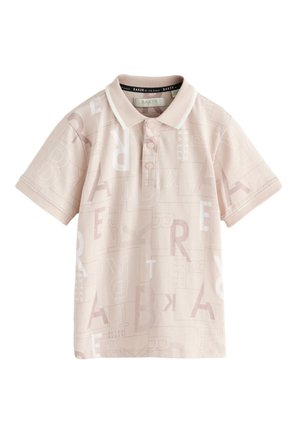 Lichtbeige polo met korte mouwen, subtiele all-over lettersprint, drie knopen aan de voorkant en een klassieke kraag.