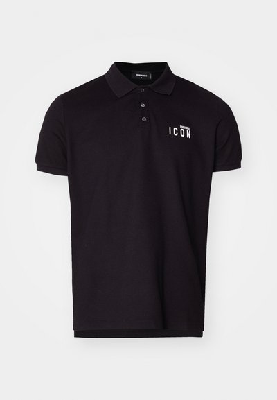 Schwarzes Poloshirt aus Baumwollmischung mit klassischem Kragen, drei Knöpfen und weißem "ICON"-Text auf der linken Brust. Glatte Textur, kurze Ärmel.