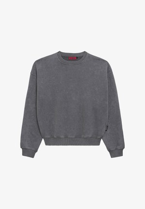 Grauer Sweatshirt mit Rundhalsausschnitt, gerippten Bündchen und Saum, weichem Material und einem kleinen Etikett an der unteren Seite. Einfaches, minimalistisches Design.
