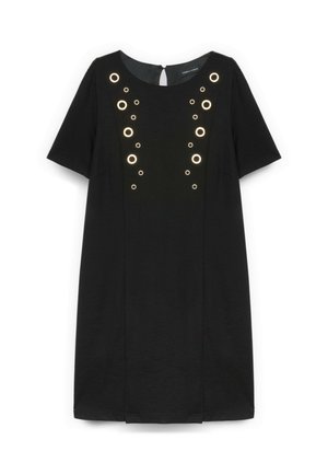 Schwarzes Kurzarmkleid mit rundem Ausschnitt, das vorne symmetrisch angeordnete Metallringverzierungen in verschiedenen Größen aufweist.