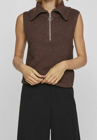 VILA Svetr - dark brown