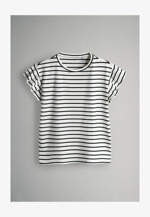 Maglietta bianca con strisce orizzontali nere, maniche ruffle corte e scollatura rotonda, realizzata in tessuto morbido.