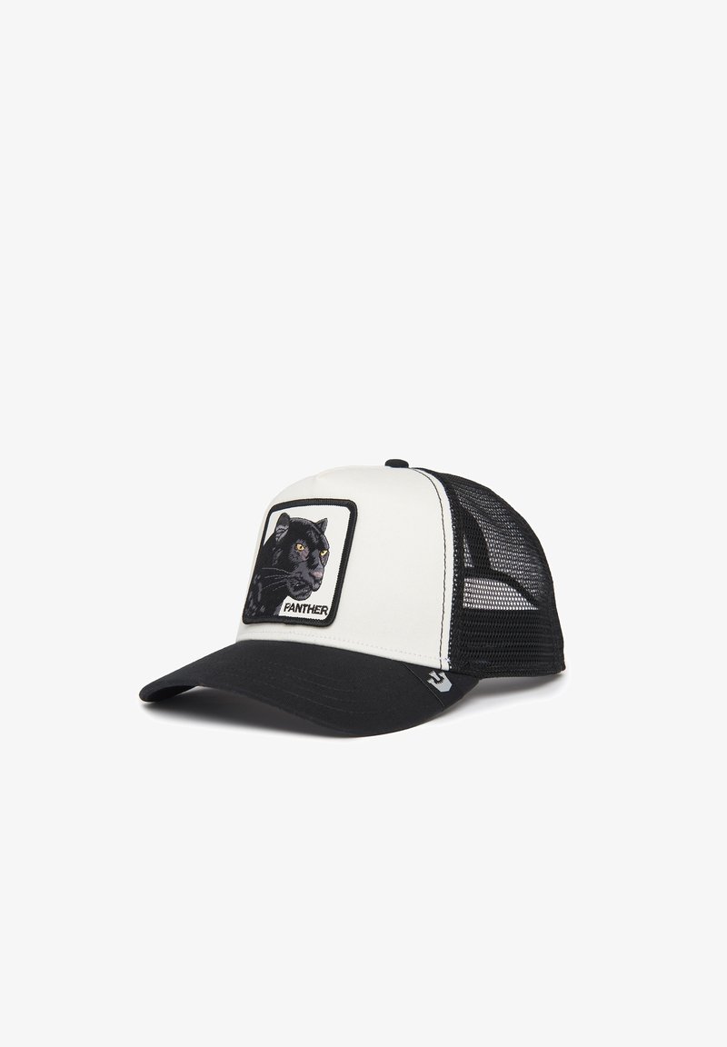 Gorra trucker en blanco y negro con paneles de malla, que presenta un parche gráfico de un pantera con el texto "PANTHER" en la parte frontal. Diseño de visera curvada.