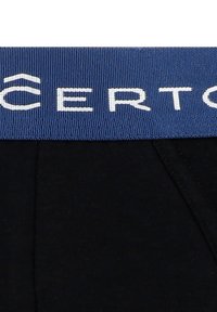 Czarne spodnie z niebieskim elastycznym pasem z białym napisem. Tkanina jest gładka z delikatnym połyskiem, a pas ma fakturę żebrowaną.