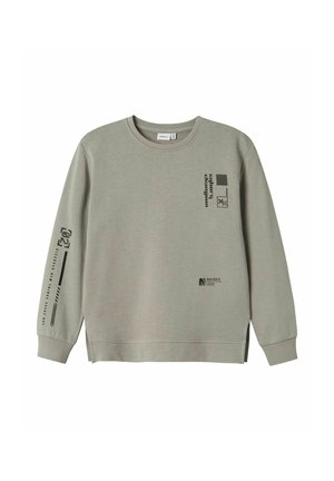 Lysegrå sweatshirt med lange ærmer og ribkanter, små sorte geometriske og tekstdesigns på brystet og højre ærme.