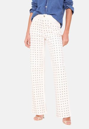 Lipsy, REGULAR FIT - WIDE LEG JEANS  . - Jeans a zampa - studded white