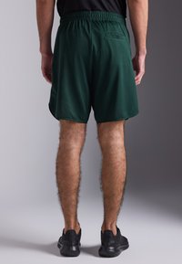 Pier One Sport LONGER FIT QUICK-DRYING SPORTS SHORTS - Calções desportivos - dark green