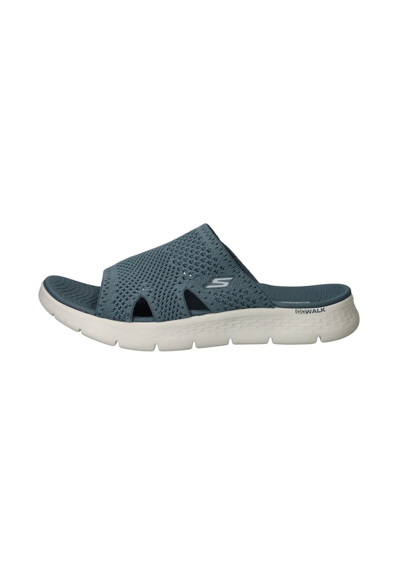 Blauwe mesh slide sandaal met een slip-on ontwerp, voorzien van een open teen en zijuitsparingen. Lichtgewicht witte zool met een gestructureerd loopprofiel.