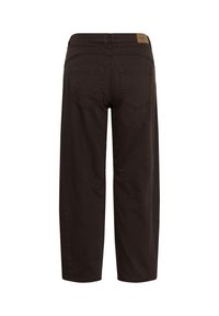 Pantalon marron foncé à jambes droites vu de dos avec deux poches et une petite étiquette de marque en cuir sur la taille.