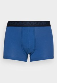 Boxers-briefs en coton bleu avec une ceinture élastique noire arborant un logo répété. Conçus pour un ajustement serré et une poche modelée.