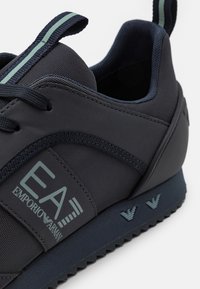 EA7 Emporio Armani LACES UNISEX - Sportcipő - black
