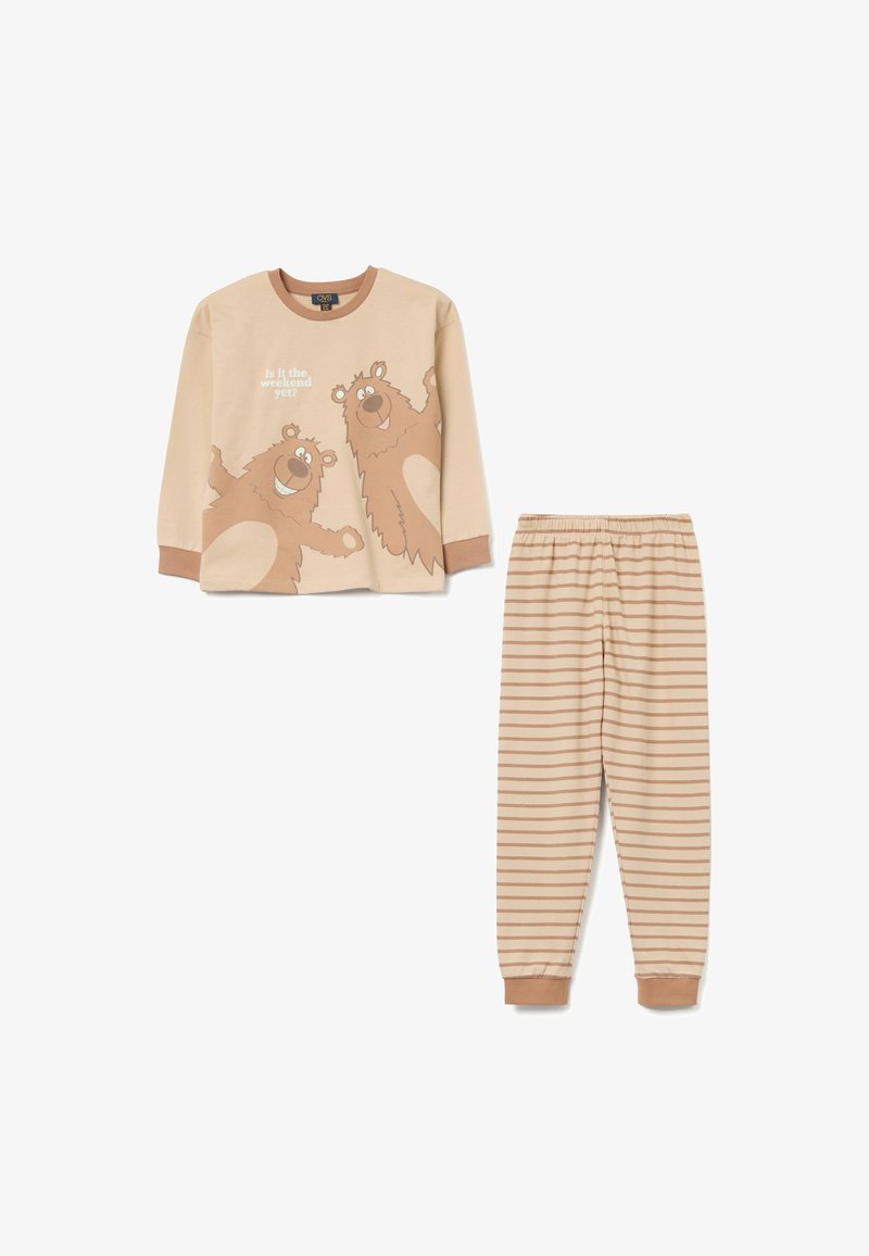Camiseta de pijama de manga larga beige con gráficos de osos y el texto "¿Ya es fin de semana?"; pantalones de pijama a rayas beige y marrón. Material de algodón suave.