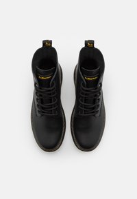 Dr. Martens Botines bajos - black