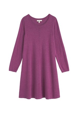 Vestido de manga larga en un tono púrpura sólido, confeccionado en tela suave, con cuello redondo y detalles sutiles de costuras verticales.