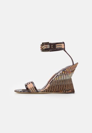 NINA - Sandalen met hoge hak - brown