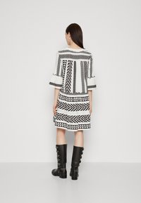 Vero Moda DICTHE 3/4  - Dnevna haljina - snow white/ibiza black