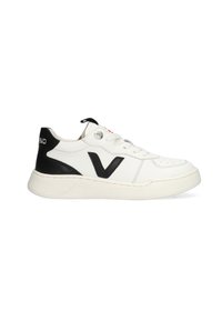 Sneaker bianco in pelle con dettagli neri, dotato di una punta perforata, tallone rinforzato e dettaglio del logo sul lato.