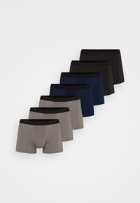 Set aus acht Boxershorts in verschiedenen Farben: zwei grau, zwei marineblau und vier schwarz. Alle haben einen schwarzen elastischen Bund und einen glatten Stoff.