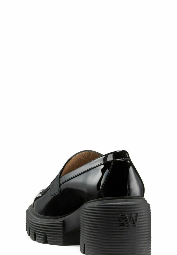 SOHO LOAFER - Slip-ons4