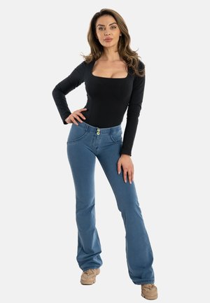 Freddy Jeans a zampa - light blue seams on tone