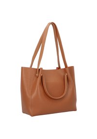 Sac en cuir tan avec une finition texturée, doté de deux poignées pour l'épaule et d'un intérieur spacieux avec une doublure orange contrastante.