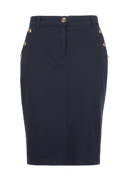 Jupe crayon bleu marine longueur genou avec des boutons dorés à la taille et sur les côtés, avec passants de ceinture et couture avant.