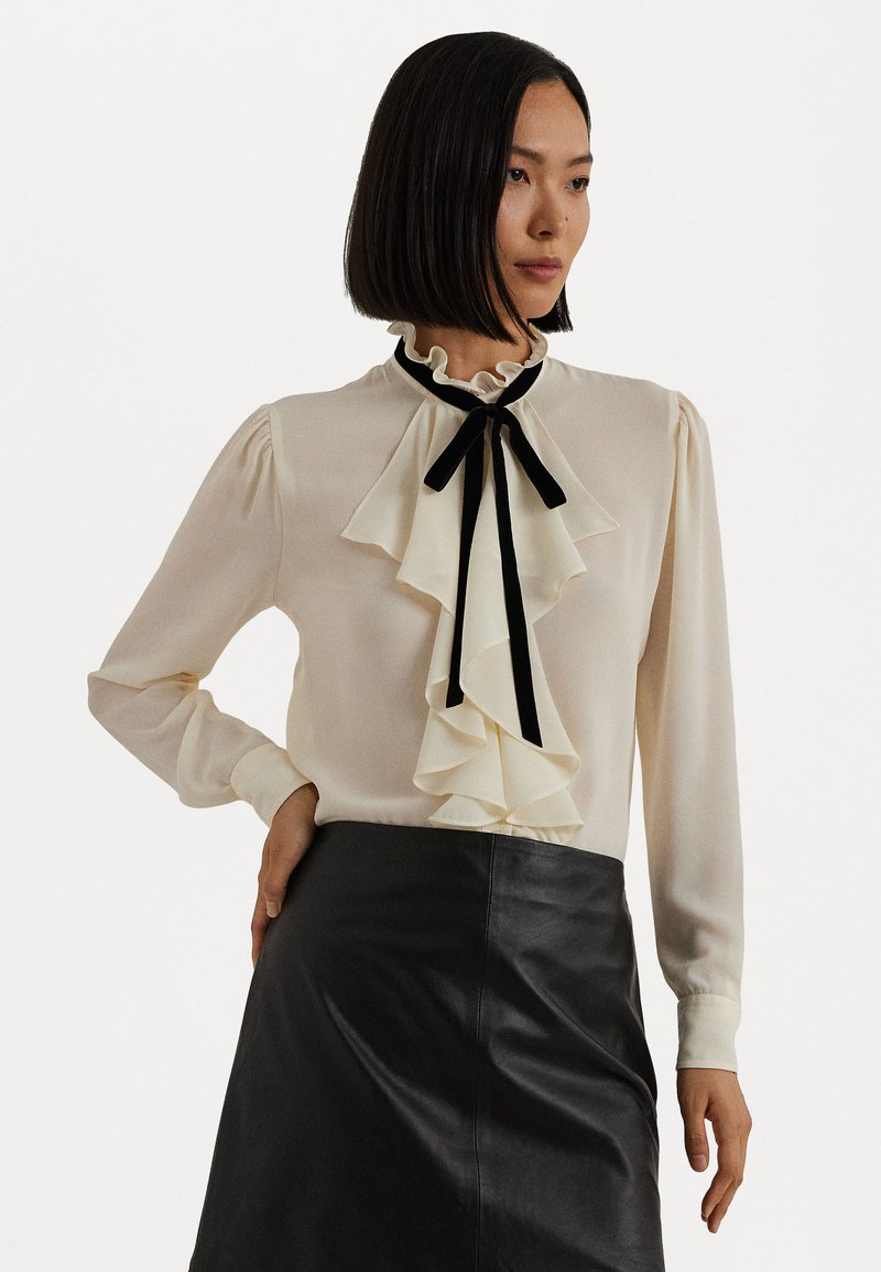 Lauren Ralph Lauren Petite RUFFLE TRIM GEORGETTE BLOUSE - Camicetta - mascarpone cream/black