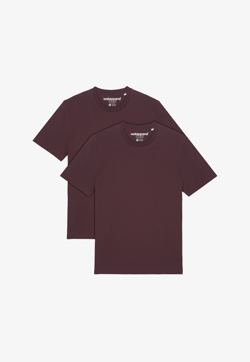 Deux t-shirts à manches courtes, col rond, de couleur bordeaux foncé. Fabriqués en coton, ils présentent une texture lisse et un design minimaliste.