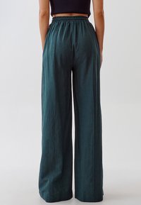TUSSAH ANDREA - Hlače - emerald