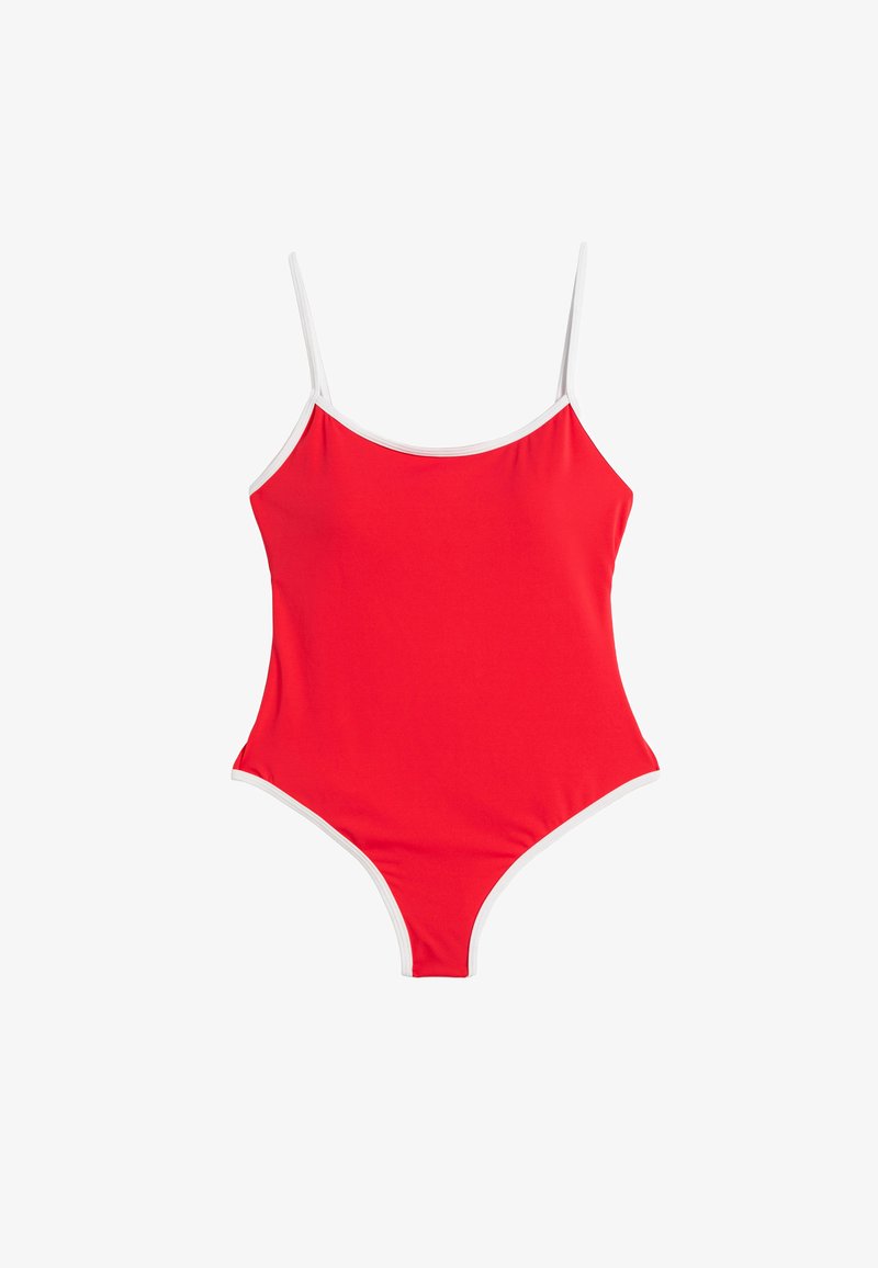 Rood badpak met witte bies. Heeft dunne banden en een aansluitend ontwerp. Het materiaal is glad met een matte afwerking, geschikt om in te zwemmen.