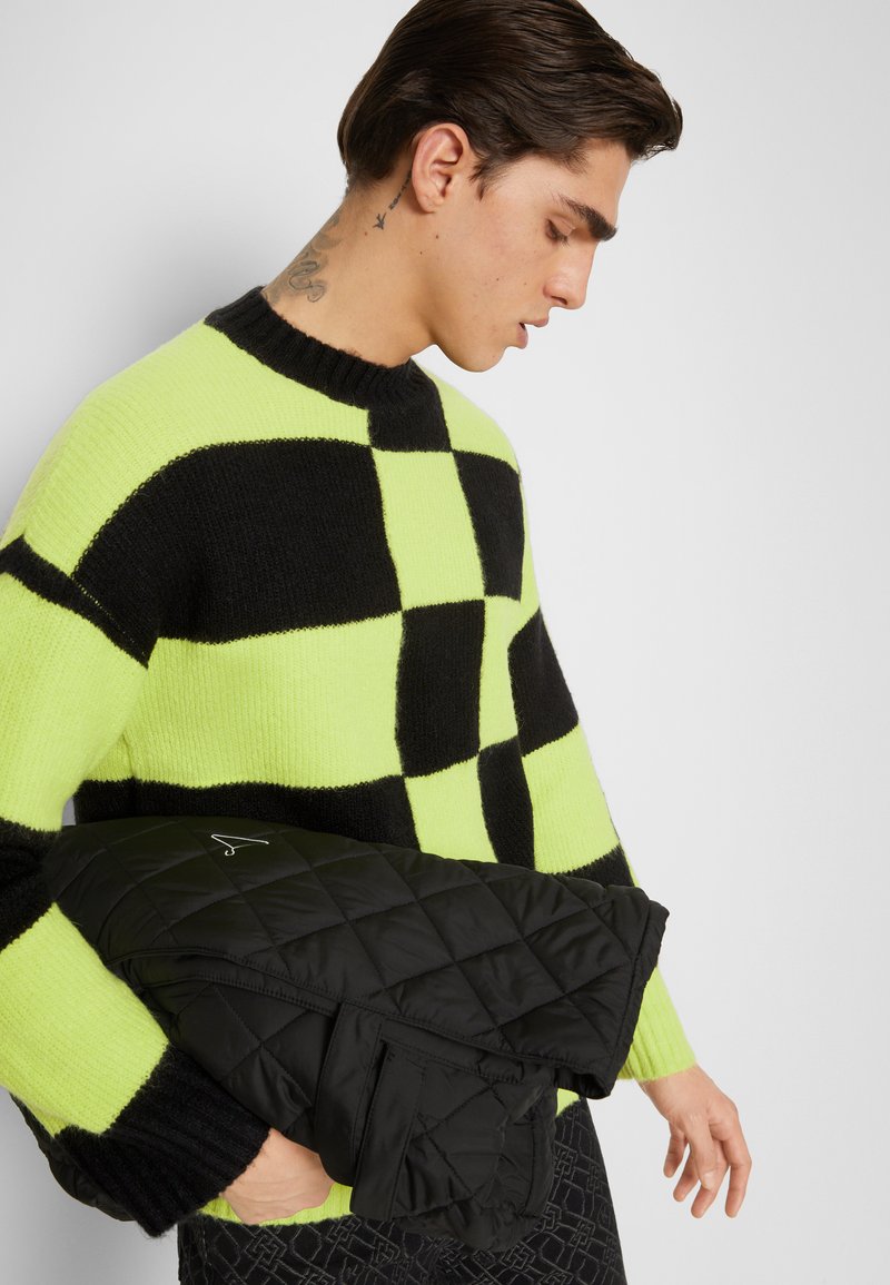 Herren T-shirts & Polos | Holzweiler HANGER SQUARE CREW Strickpullover black/lime/schwarz - LX35020 Herren T-shirts & Polos | Holzweiler HANGER SQUARE CREW Strickpullover black/lime/schwarz - LX35020