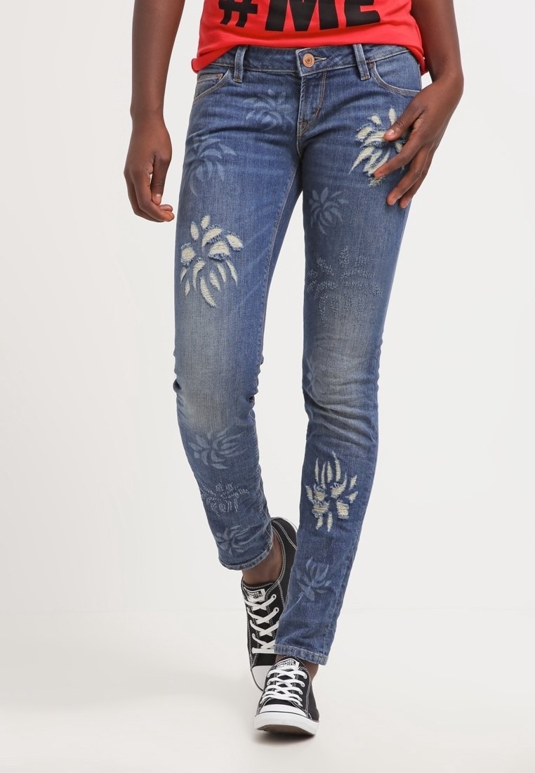 Kapee jeans keskipitkässä sinisessä denimissä, joissa on kulutuskohtia ja kukkakuvioita. Viimeistelty klassisella viiden taskun muotoilulla ja nappikiinnityksellä.