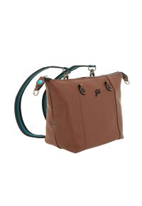 Borsa a tracolla in pelle testa di moro con texture, dotata di tracolla regolabile a strisce nere e blu e logo nero sulla parte anteriore, su sfondo bianco.