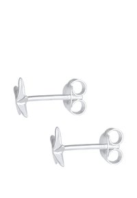 Silberne Steckerohrringe in Form kleiner Pfeile mit einer glatten Oberfläche, ausgestattet mit einem geraden Stift und runden Rückseiten für sicheren Halt.