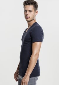 Urban Classics V-NECK POCKET TEE - Pamata T-krekls - navy