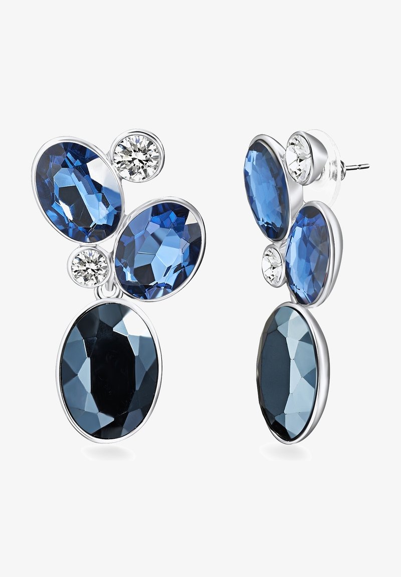 Gemme sfaccettate blu e nere in un design a cluster, incastonate in metallo di colore argento. Presenta molteplici forme e accenti luccicanti.