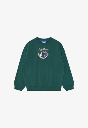 Ciemnozielona bluza z okrągłym dekoltem, z haftowanymi sneakersami i napisem „Sole Mates Club” na piersi.
